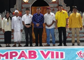 Asisten III Setda Kota Palu Hadiri Pembukaan Kegiatan Masa Penerimaan Anggota Baru VIII Mahasiswa Hindu Dharma Kota Palu