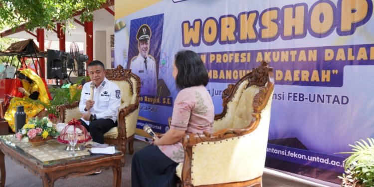 Wali Kota Palu Menjadi Narasumber Utama Workshop Akuntan : Profesi Akuntan Sangat Besar Perannya Bagi Daerah