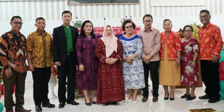 Wawali Palu Hadiri Perayaan Natal Kerukunan Keluarga Moritas di Palu