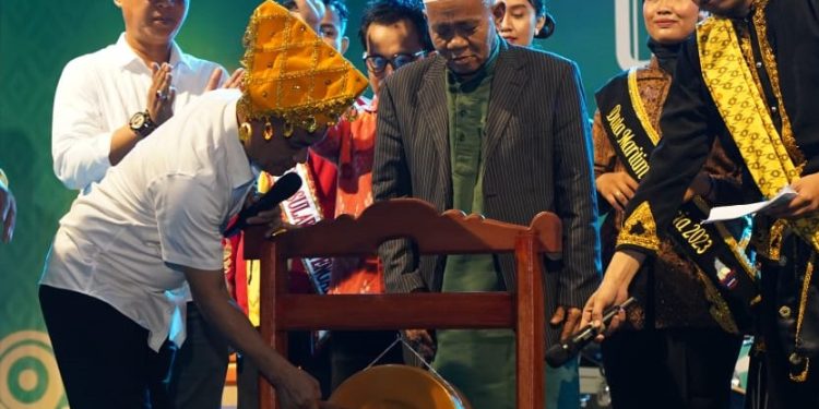 Pembukaan Acara Pesta Kesenian Balaroa, Ini Harapan Wali Kota Palu