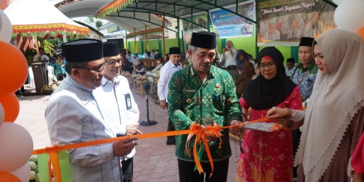 Asisten II Setda Kota Palu Hadiri Peresmian Masjid At-Ta’awun Kantor Kementerian Agama Kota Palu