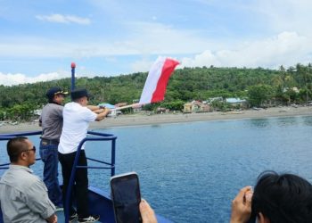 Wali Kota Palu Melepas Peserta Lomba Perahu Layar di Pantai Lero Kabupaten Donggala