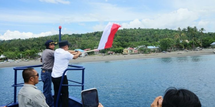 Wali Kota Palu Melepas Peserta Lomba Perahu Layar di Pantai Lero Kabupaten Donggala
