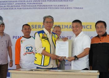 Huntap Lere Gunakan Desain Tahan Gempa, Wali Kota Palu Serahkan 39 Unit Huntap Kepada Warga Korban Gempa