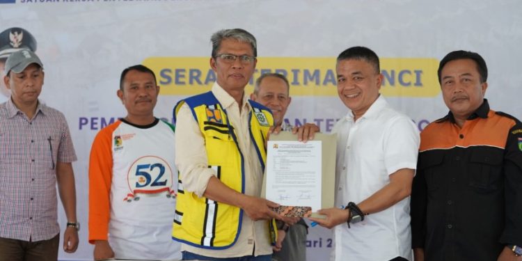 Huntap Lere Gunakan Desain Tahan Gempa, Wali Kota Palu Serahkan 39 Unit Huntap Kepada Warga Korban Gempa