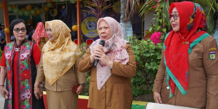 Wawali Reny A. Lamadjido Pimpin Upacara HUT Ke-61 SMP Negeri 2 Palu