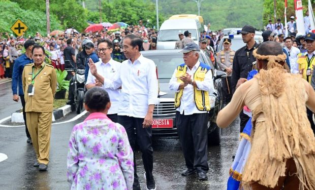 Gubernur H.Rusdy Mastura Sambut Kedatangan Presiden Jokowi