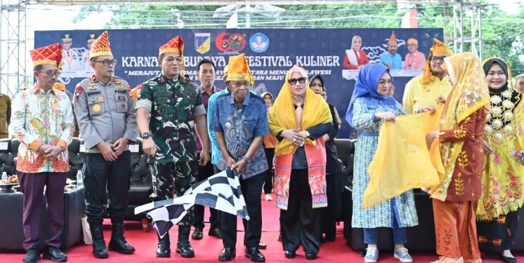 Semarakan HUT Sulteng Ke- 60, Gubernur Buka Karnaval Budaya