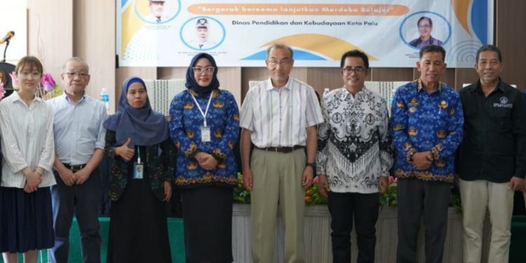 Hardiknas Tahun 2024, Wakili Walikota Palu Imran Lataha Membuka Seminar Pendidikan