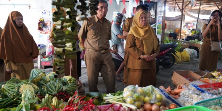 Pengendalian Inflasi, Wawali Reny A. Lamadjido Kunjungi Pasar Tradisional di Kota Palu