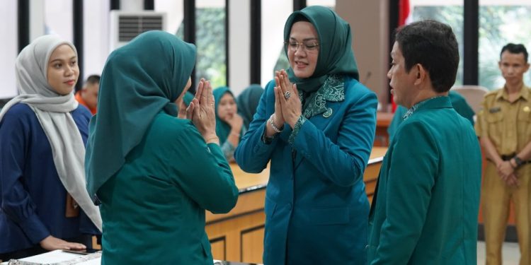 Diah Puspita Resmi Melantik Ketua TP-PKK Empat Kecamatan Di Kota Palu Periode 2021-2024