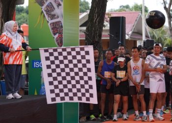 Wawali Reny A. Lamadjido Melepas Peserta Lomba Lari Palu City Run