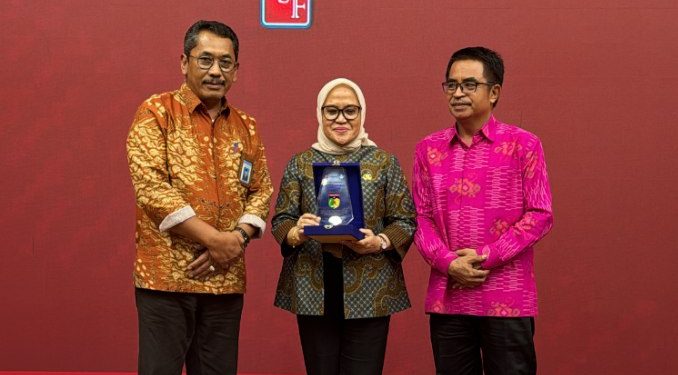 Pemkot Palu Terima Penghargaan Kategori Agen Perubahan Inspiratif Dari Kemendikbudristek RI