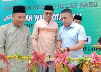 Hadianto Rasyid Resmikan Ruang Kelas MIS Al-Hanif Palu