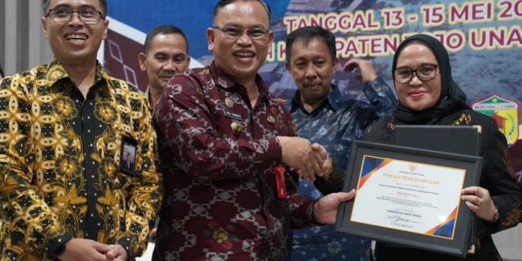 Pemkot Palu Raih Piagam Penghargaan Dari LKPP Dan Gubernur Sulteng