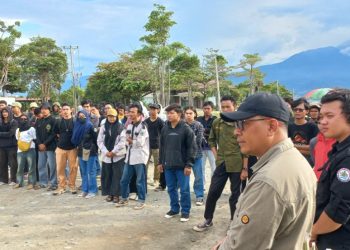 DLH Kota Palu Bersama Mapascal STIMIK Bina Mulia Gelar Aksi Bersih Pantai