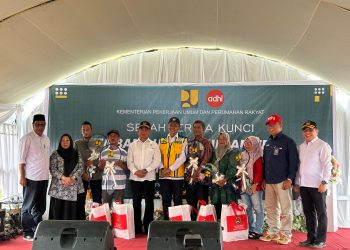 Menko PMK RI Muhadjir Effendy Serahkan Secara Simbolis Kunci Huntap Tondo II Kepada Masyarakat Terdampak Bencana 2018 Silam