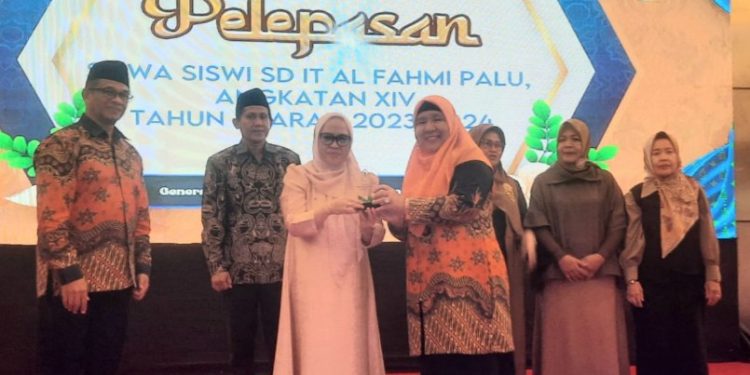 Sekkot Palu Irmayanti Hadiri Acara Pelepasan Siswa SD IT Al Fami Palu Tahun Ajaran 2023-2024