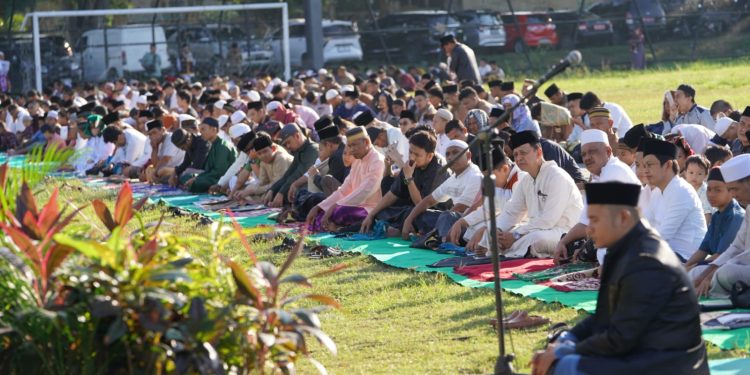 Pemkot Palu Gelar Salat Idul Adha 1445 H/2024 M Di Lapangan Koni Palu, Distribusikan 34 Hewan Kurban