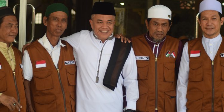 Hadianto Menjadi Khatib Salat Jumat di Mesjid At-Taqwa Kelurahan Ujuna
