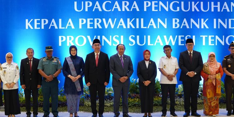 Irmayanti Pettalolo Hadiiri Upacara Pengukuhan Kepala Perwakilan BI Sulteng