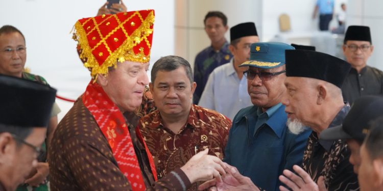 Asisten I Setda Kota Palu Hadiri Penyambutan Kedatangan Dubes Palestina Zuhair S.M Alshun