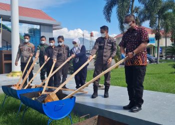 Kejari Palu Musnahkan Barang Bukti Tindak Pidana Yang Telah Diputus Pengadilan Negeri Palu