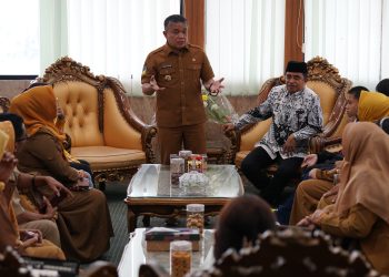 Wali Kota Palu Menerima Kunjungan Siswa dan Guru SMP Negeri 2 Palu