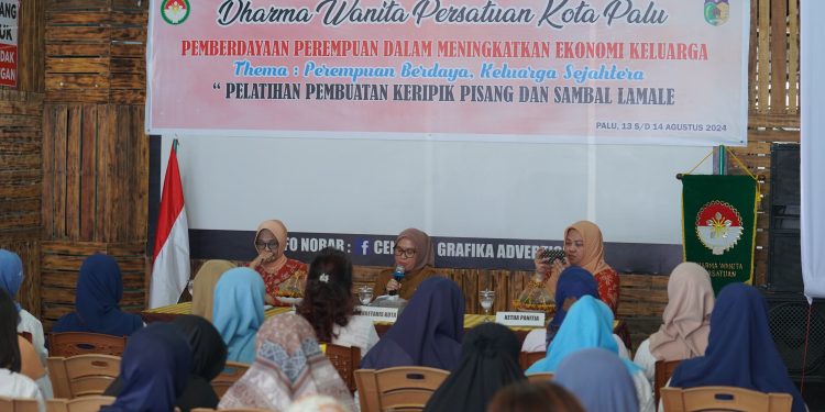 Irmayanti Secara Resmi Membuka Pelatihan Pemberdayaan Perempuan Bagi Anggota DPW Kota Palu