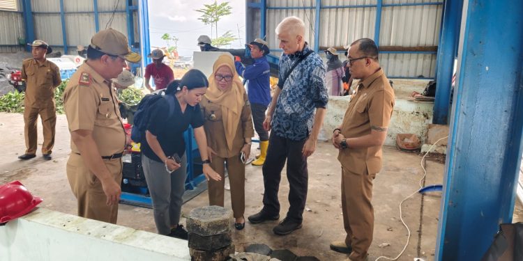 Sekkot Palu Dampingi Tim Bank Pembangunan Jerman Kunjungi TPA Kawatuna