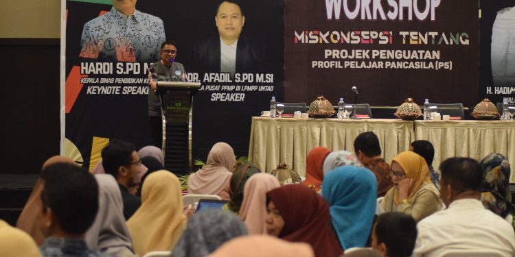 Kadis Dikbud Kota Palu Secara Resmi Membuka Acara Reuni Akbar Program Studi Pendidikan Bahasa Inggris FKIP Universitas Tadulako