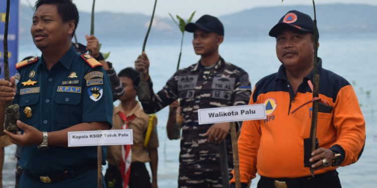 Kepala BPDB Kota Palu Hadiri Penanaman 1500 Bibit Mangrove Di Pantai Baiya Kota Palu