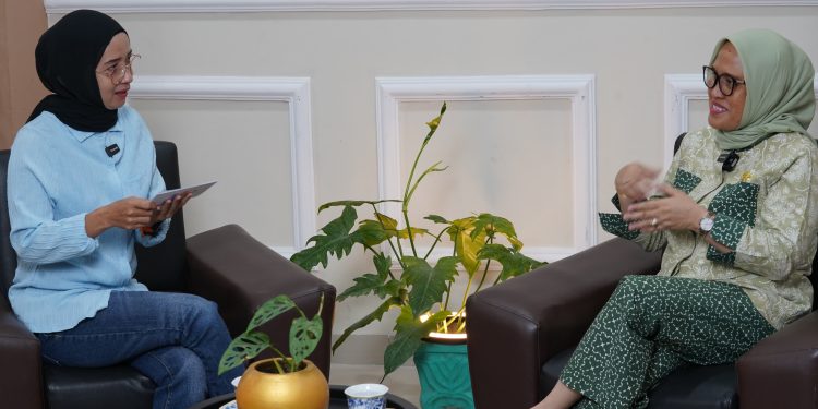 Irmayanti Pettalolo Menjadi Narasumber Podcast BPS Kota Palu