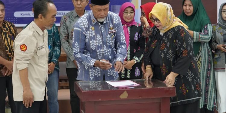 Asisten Pemerintahan dan Kesra Setda Kota Palu Hadiri Kuliah Tamu Program Studi Sosiologi FISIP Untad