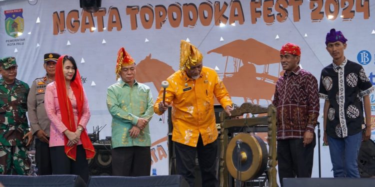 Asisten Pemerintahan dan Kesra Secara Resmi Membuka Kegiatan Ngata Topodoka Fest Jilid II Tahun 2024