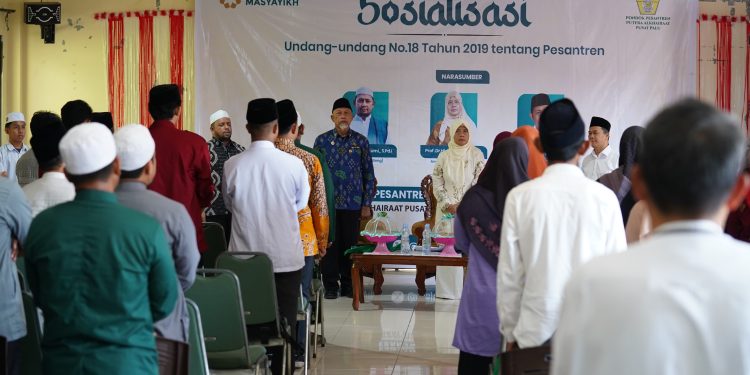 Asisten Pemerintahan dan Kesra Hadiri Sosialisasi UU  N0.18 Tahun 2019 Tentang Pesantren