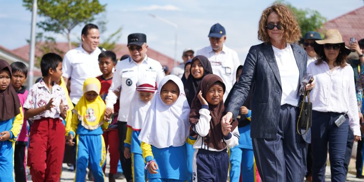 Wali Kota Palu Dampingi Country Director Bank Dunia Tinjau Lokasi Rehabilitasi dan Rekonstruksi Pascabencana 2018 Silam