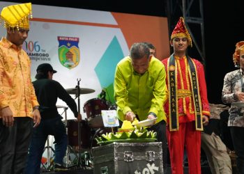 Asisten III Setda Kota Palu Secara Simbolis Membuka  Wonderful of Tanjoruru ke-2