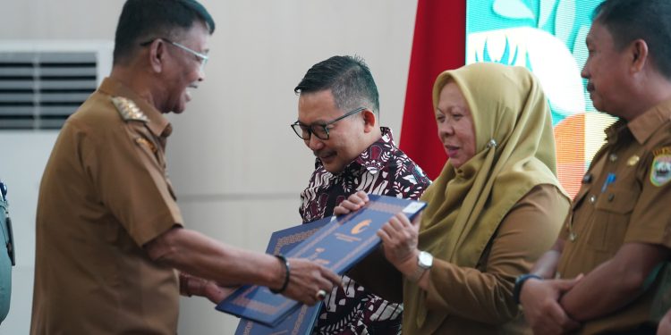 Pemkot Palu Berhasil Meraih Tiga Penghargaan