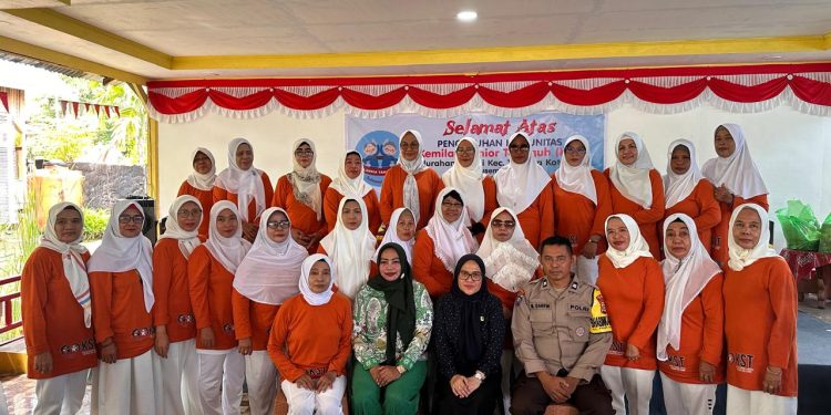 Sekkot Palu Irmayanti Pettalolo Hadiri Pengukuhan Komunitas Kemilau Senior Tangguh Kelurahan Palupi Periode 2024-2027