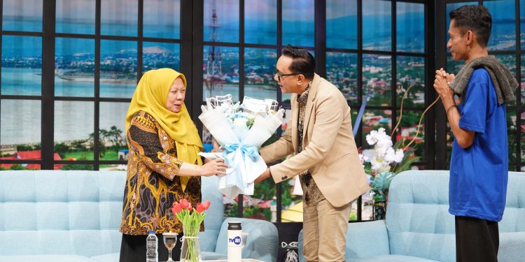 Program “Tapping Tamu Kita” TVRI Sulteng, dr. Reny A. Lamadjido Berbagi Kisah Perjalan Karirnya Mulai Menjadi Dokter Hingga Wakil Wali Kota Palu