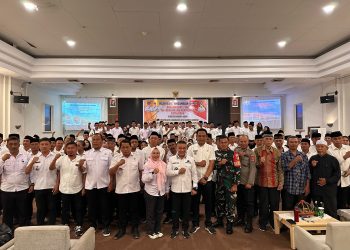 Pelantikan Pengurus RT dan RW Se-Kecamatan Palu Timur, Ini Pesan Wali Kota Palu