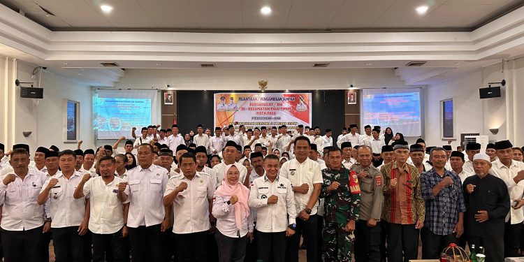 Pelantikan Pengurus RT dan RW Se-Kecamatan Palu Timur, Ini Pesan Wali Kota Palu