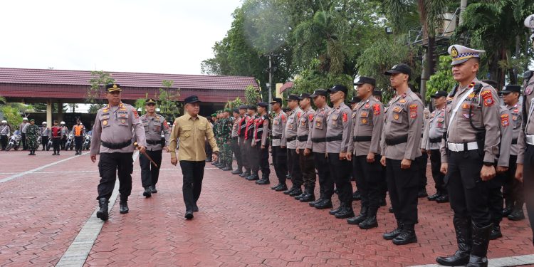 Wali Kota Palu Memimpin Langsung  Apel Gelar Pasukan Operasi Ketupat Tinombala Tahun 2025