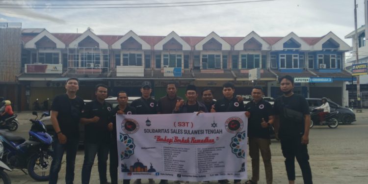 Solidaritas Sales Sulawesi Tengah Bagikan 200 Porsi Takjil Buka Puasa