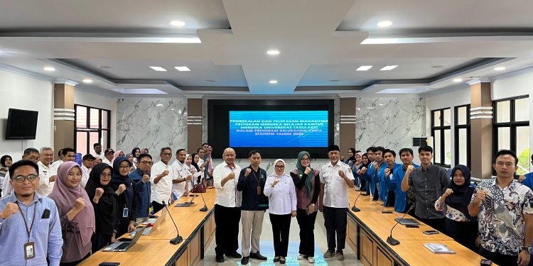 Sekda Kota Palu Secara Resmi Membuka Pembekalan dan Pelepasan Mahasiswa Program MBKM Mandiri