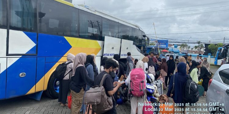Pemkot Palu Berangkatkan 100 Peserta Mudik Gratis Tahun 2025 Dari Makassar Menuju Kota Palu