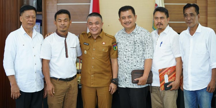 Wali Kota Hadianto Menerima Kunjungan Pendeta Gereja Toraja Jemaat Elim Palu