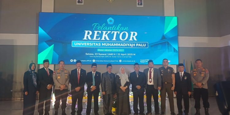 Asisten Pemerintahan dan Kesra Hadiri Acara Pelantikan Rektor Universitas Muhammadiyah Palu