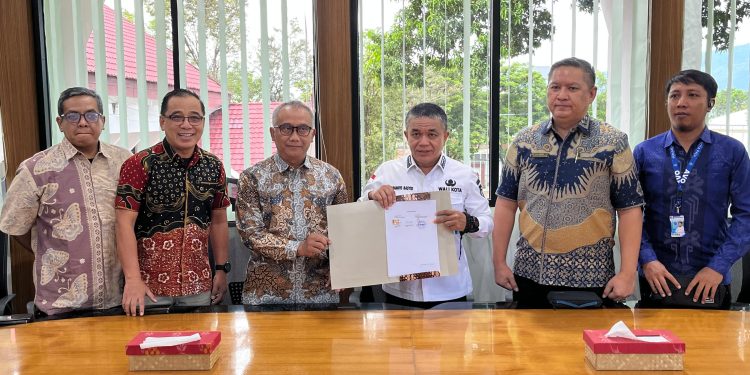 Saksikan Penandatanganan PKS Perumdam Avo dan PT. CPM, Ini Harapan Wali Kota Palu